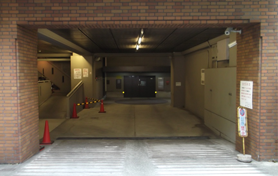 ユニ東梅田駐車場