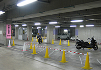 梅田スカイビル二輪駐車場